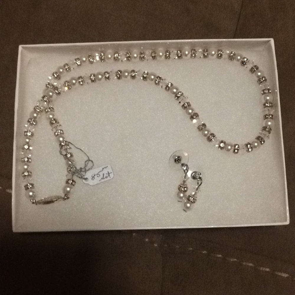 Bridal necklace and earrings set